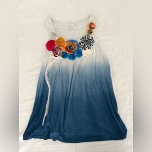 Feratelli - Sleeveless Ombre Flowy Tank with flower embellishment